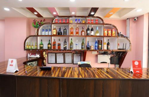 Sinamangal Hotel | OYO 137 Hotel Pranisha Inn