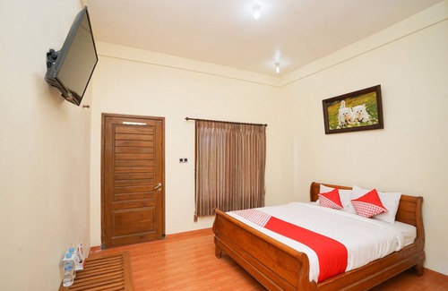 Krucil Hotel | OYO 1483 Hotel Bumi Bermi Permai