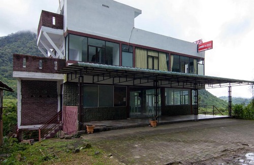 North Padang Lawas Hotel | OYO 1543 Sibayak Ncole