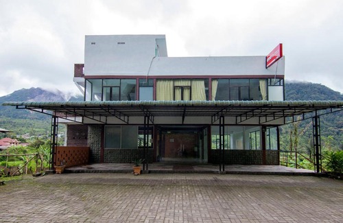North Padang Lawas Hotel | OYO 1543 Sibayak Ncole