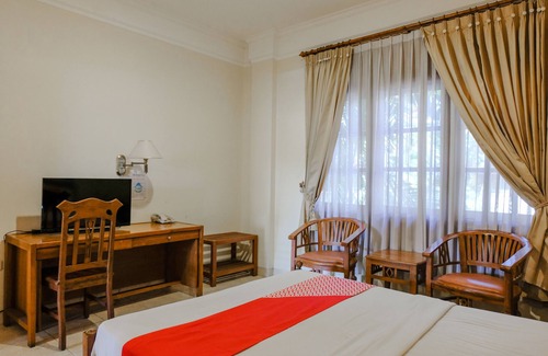 Madiun Hotel | OYO 1803 Hotel Sarangan Permai