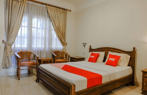Madiun Hotel | OYO 1803 Hotel Sarangan Permai