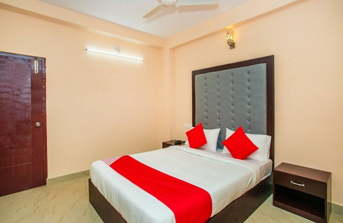 Attibele Hotel | OYO 19846 Metro Residency