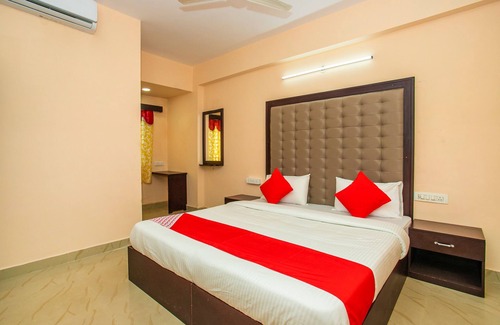 Attibele Hotel | OYO 19846 Metro Residency