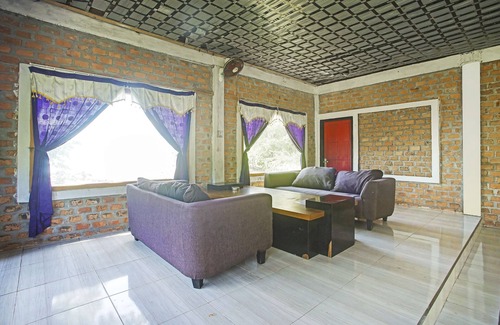 Karya Penggawa Hotel | OYO 2246 Anjung Bang Oking Hotel & Resort