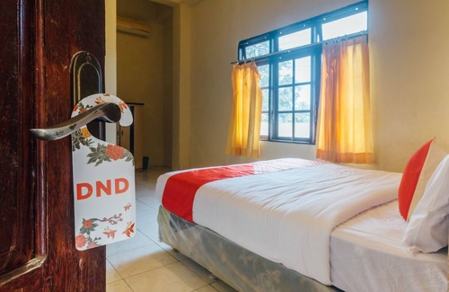 Ambon Hotel | OYO 2269 Hotel Astika