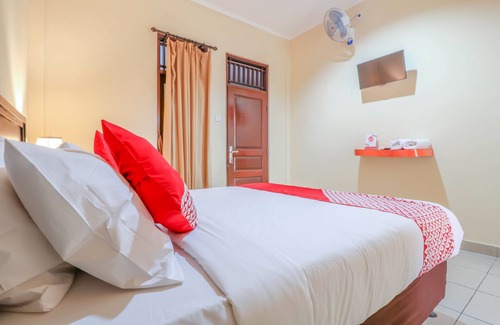 Gatot Subroto Hotel | OYO 2280 Wisma Guntur II