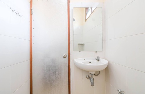 Gatot Subroto Hotel | OYO 2280 Wisma Guntur II