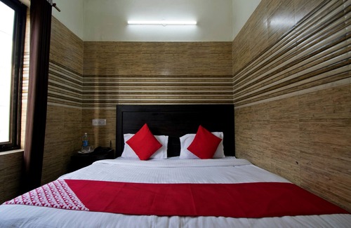 Katra Hotel | OYO 22932 Hotel Shiv Shanker