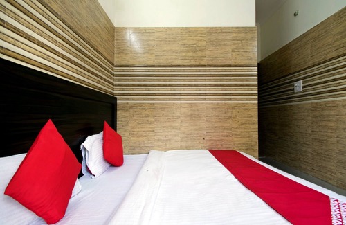 Katra Hotel | OYO 22932 Hotel Shiv Shanker