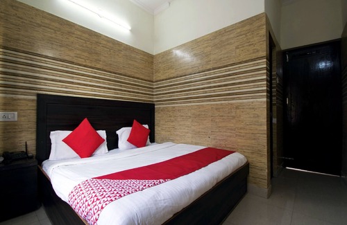 Katra Hotel | OYO 22932 Hotel Shiv Shanker
