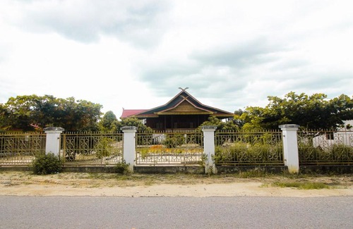 Mandau Hotel | OYO 2592 Homestay Bunda Puja