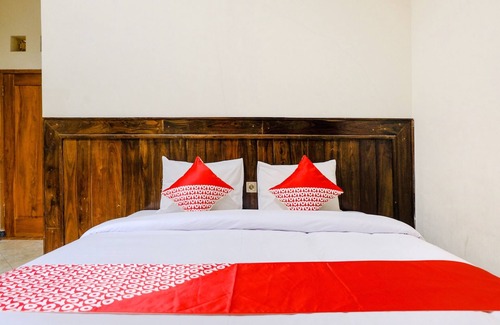 Pacitan Hotel | OYO 2643 Hotel Graha Prima