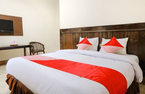Pacitan Hotel | OYO 2643 Hotel Graha Prima