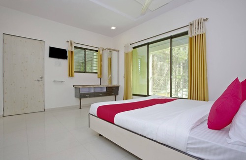 Titwala Hotel | OYO 28363 Hotel Sai Icon Residency