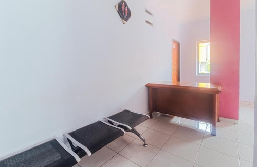 Ambon Hotel | OYO 2970 Aman Guest House