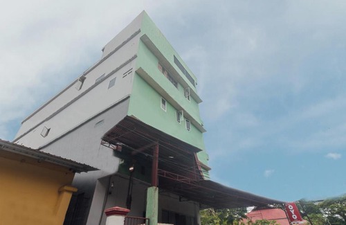 Ambon Hotel | OYO 2970 Aman Guest House
