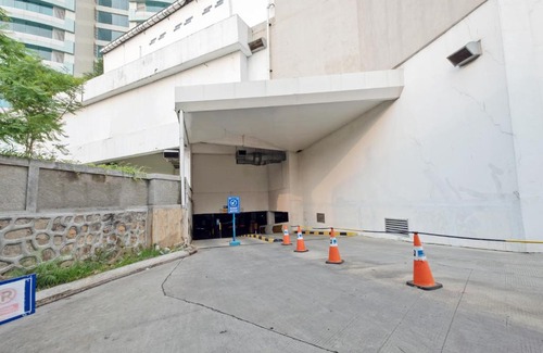 Pekayon Jaya Hotel | OYO 3390 Apartment Grand Kamala Lagoon Avenue