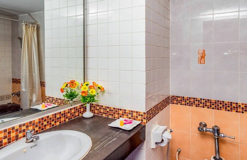Ban Pa Yang Hotel | OYO 441 Grand Thara Hotel