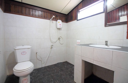 Kamphaeng Saen Hotel | OYO 476 Ban Rimnam Resort