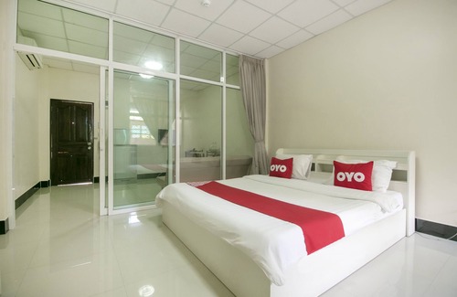 Ban Chang Hotel | OYO 75390 Sunee Place Hotel