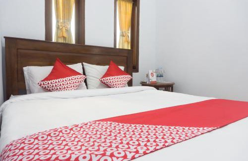 Pacitan Hotel | OYO 801 Hansa Homestay