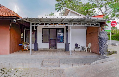 Lembang Hotel | OYO 90025 Pondok Pesona Lembang