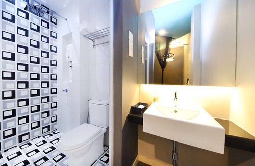 Taman Johor Jaya Hotel | OYO 902 Rooms Boutique Hotel