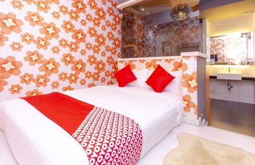 Taman Johor Jaya Hotel | OYO 902 Rooms Boutique Hotel
