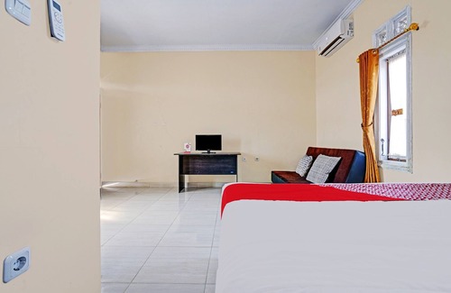 Subang Hotel | OYO 90416 Wisma Wayang Ajen Syariah