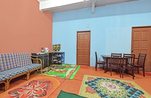 Bachok Hotel | OYO 90664 Rabi Hotel