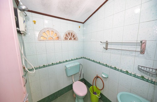 Kampung Pengkalan Maras Hotel | OYO 90968 Teratak Samuderakita Chalet