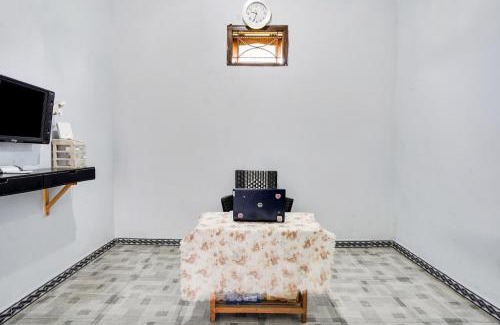 Gresik Hotel | OYO 91747 Gamping Homestay Syariah
