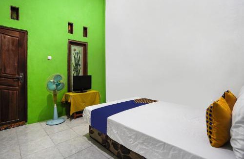 Gresik Hotel | OYO 91747 Gamping Homestay Syariah