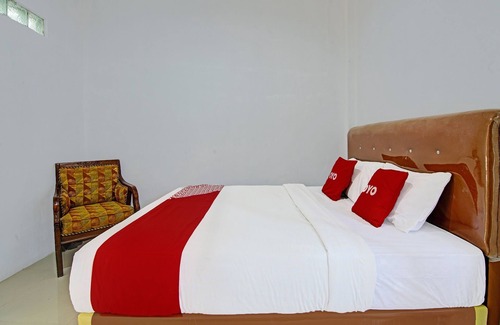 Padang Hotel | OYO 91852 Prima Guesthouse Syariah
