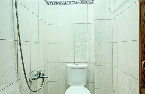 Padang Hotel | OYO 91852 Prima Guesthouse Syariah