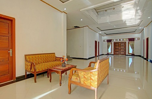 Padang Hotel | OYO 91852 Prima Guesthouse Syariah