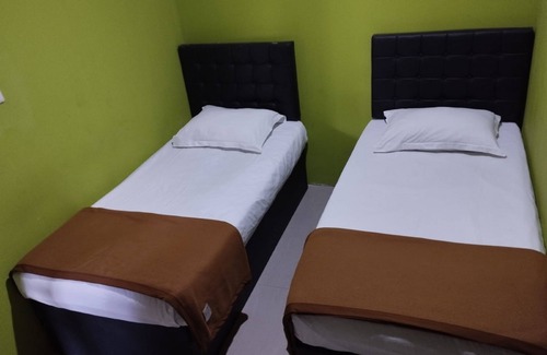 Palangkaraya Hotel | OYO 92224 Hotel Tris
