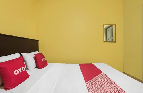Salatiga Hotel | OYO 92485 Hotel Family