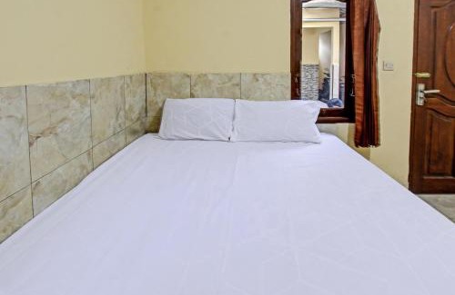 Kecamatan Narmada Hotel | OYO 92619 Inn Homestay