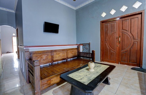 Gresik Hotel | OYO 92903 Barokah Hotel Syariah