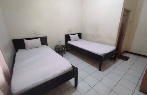 Kutoarjo Hotel | OYO 93048 Hotel Puri Mandiri