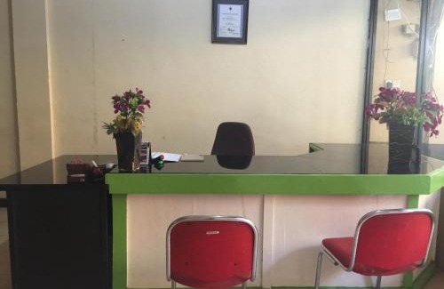 Sumatra Hotel | OYO 93292 Raudhatul Husna Homestay Syariah