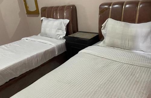 Sumatra Hotel | OYO 93292 Raudhatul Husna Homestay Syariah