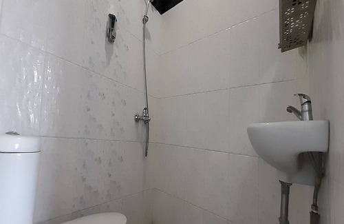 Padang Hotel | OYO 93308 Lima Saudara Syariah