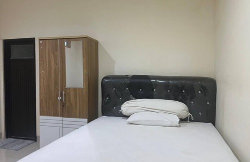 Gowa Hotel | OYO 93388 Enjoy Homestay & Cafe