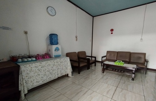 Sei Pinang Hotel | OYO 93520 Wisma Haji BunbunNearYani Heahlerr