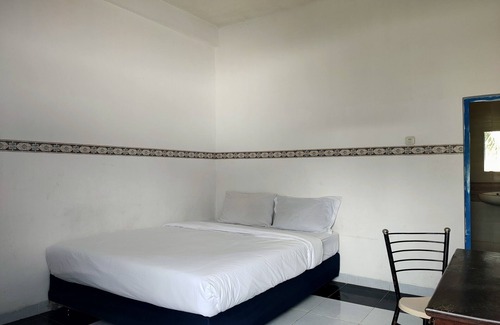 Kendari Hotel | OYO 93650 Pondok Baruga 777 Near Sarewo Musik Studio Kendari