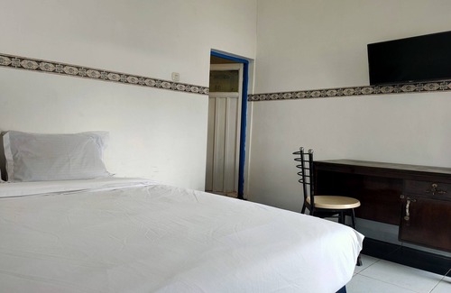 Kendari Hotel | OYO 93650 Pondok Baruga 777 Near Sarewo Musik Studio Kendari