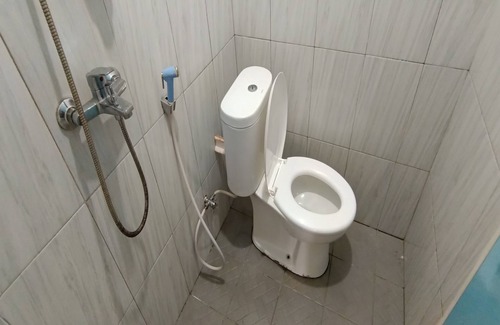Marabahan Hotel | OYO 93654 Gr Kost Kaladan